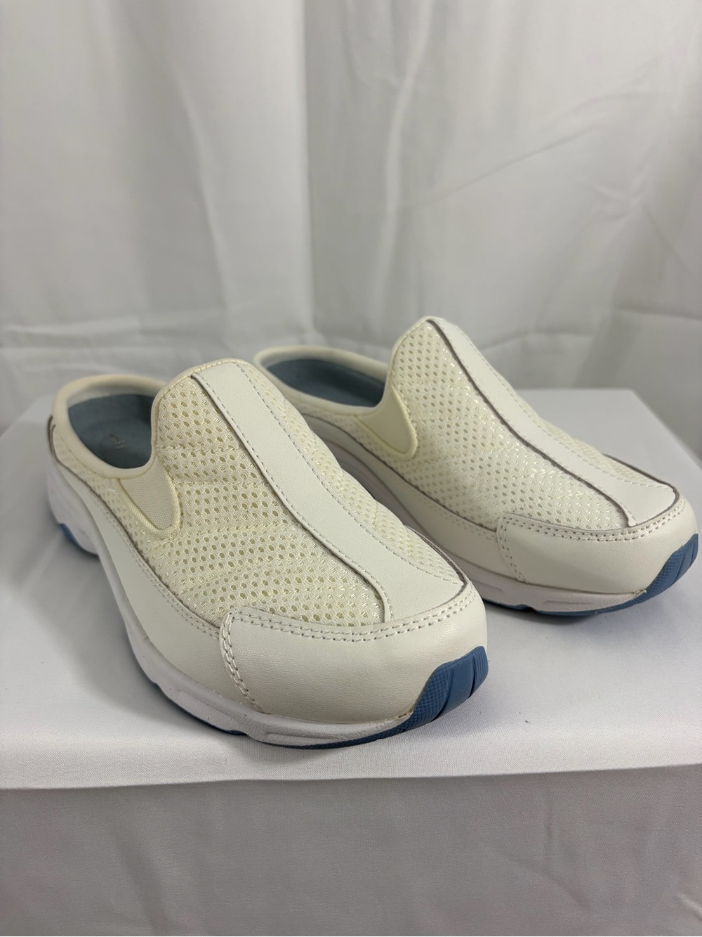 NWT Easy Spirit Women's Size 6.5 Slip-On Mesh Comfort Mules in Cream and Blue